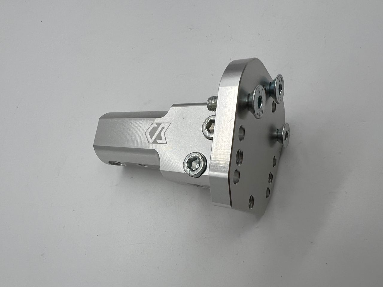 Adjustable steering hub